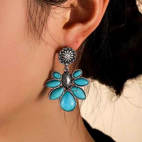 Turquoise Flower Earrings - Picture 3 of 8
